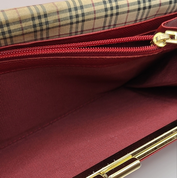Authenticated Burberry Red Long Wallet - Picture 2 of 13